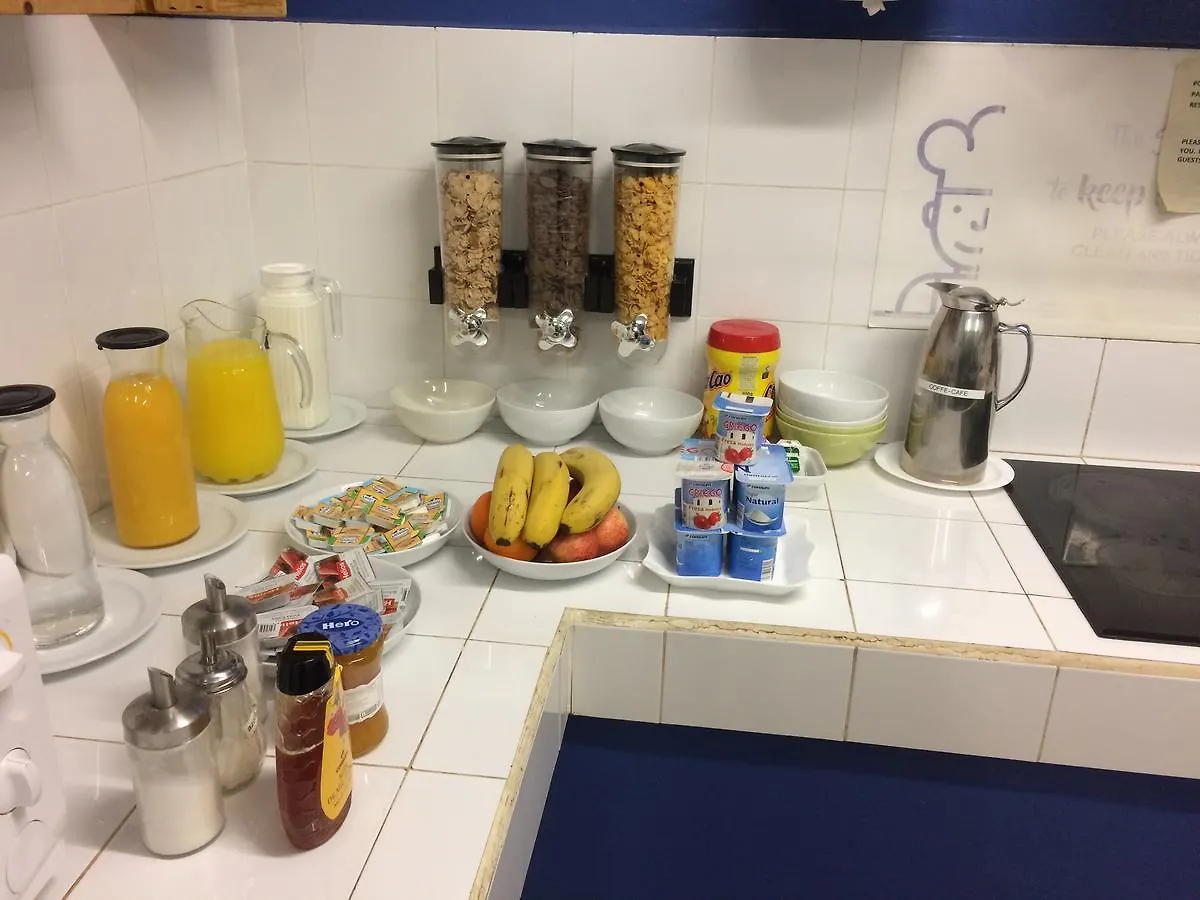 Gracia City Hostel Βαρκελώνη 0*,  Ισπανία